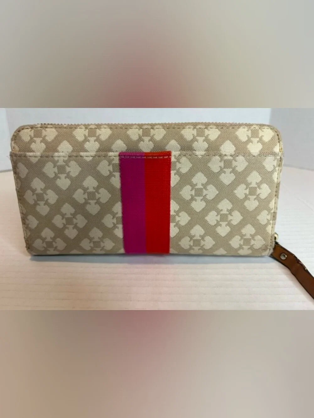 Kate Spade New York Neda Classic Stucco Zip Around Wallet